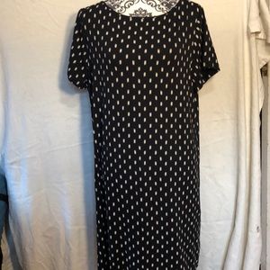 JJill Short sleeve black and white print dress